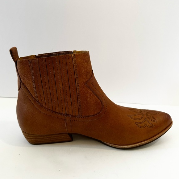 Kork-Ease Prairie Western Leather Booties - Picture 6 of 13